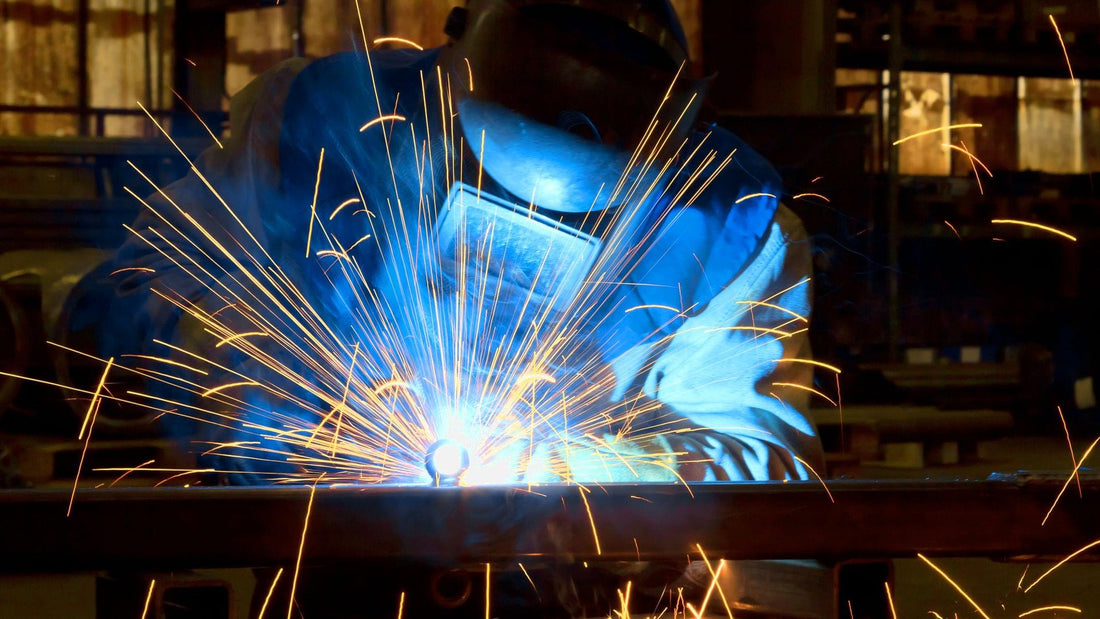 Jak spawać stal ocynkowaną? Praktyczny poradnik spawania TIG, MIG i MMA